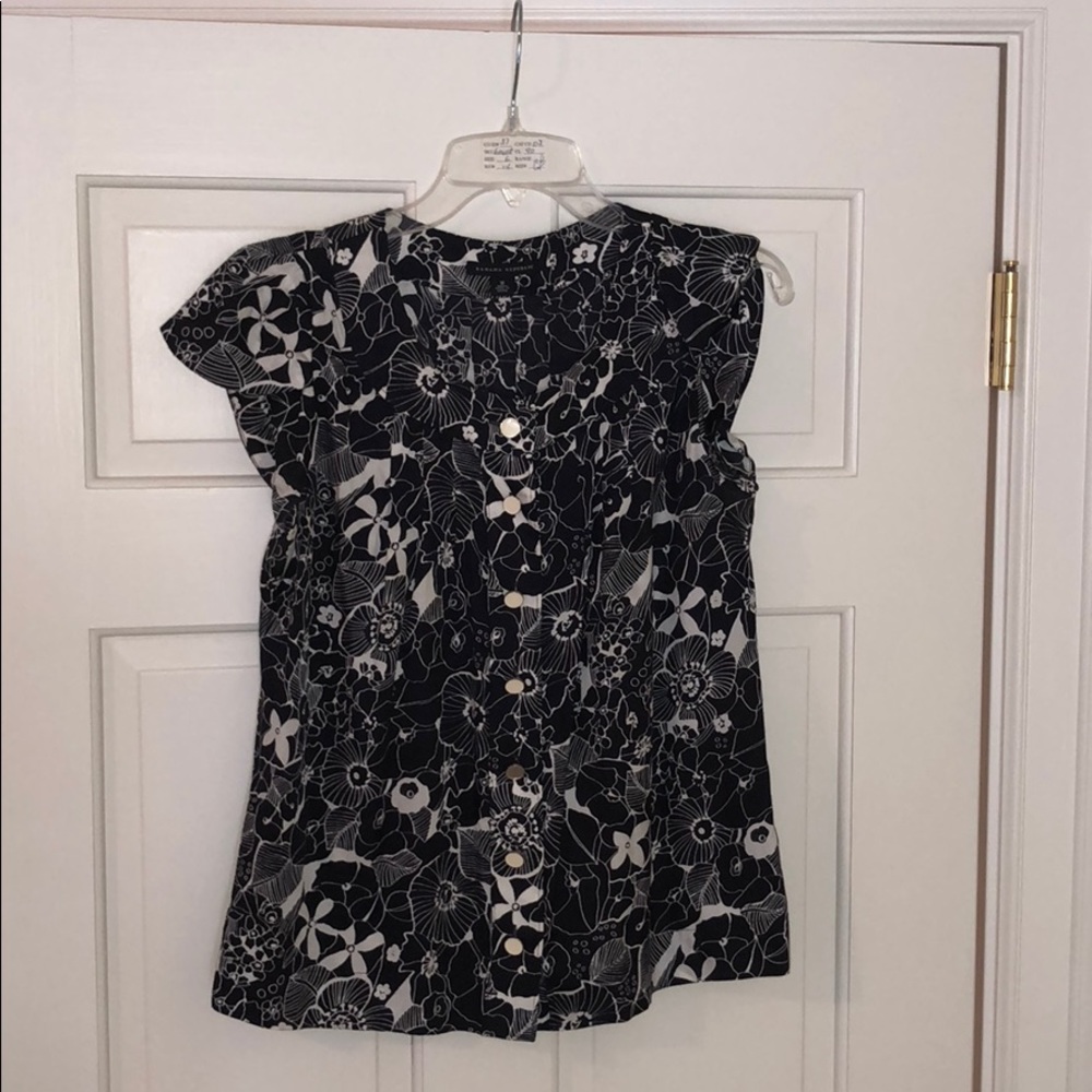 Banana Republic Sleeveless Button-Down